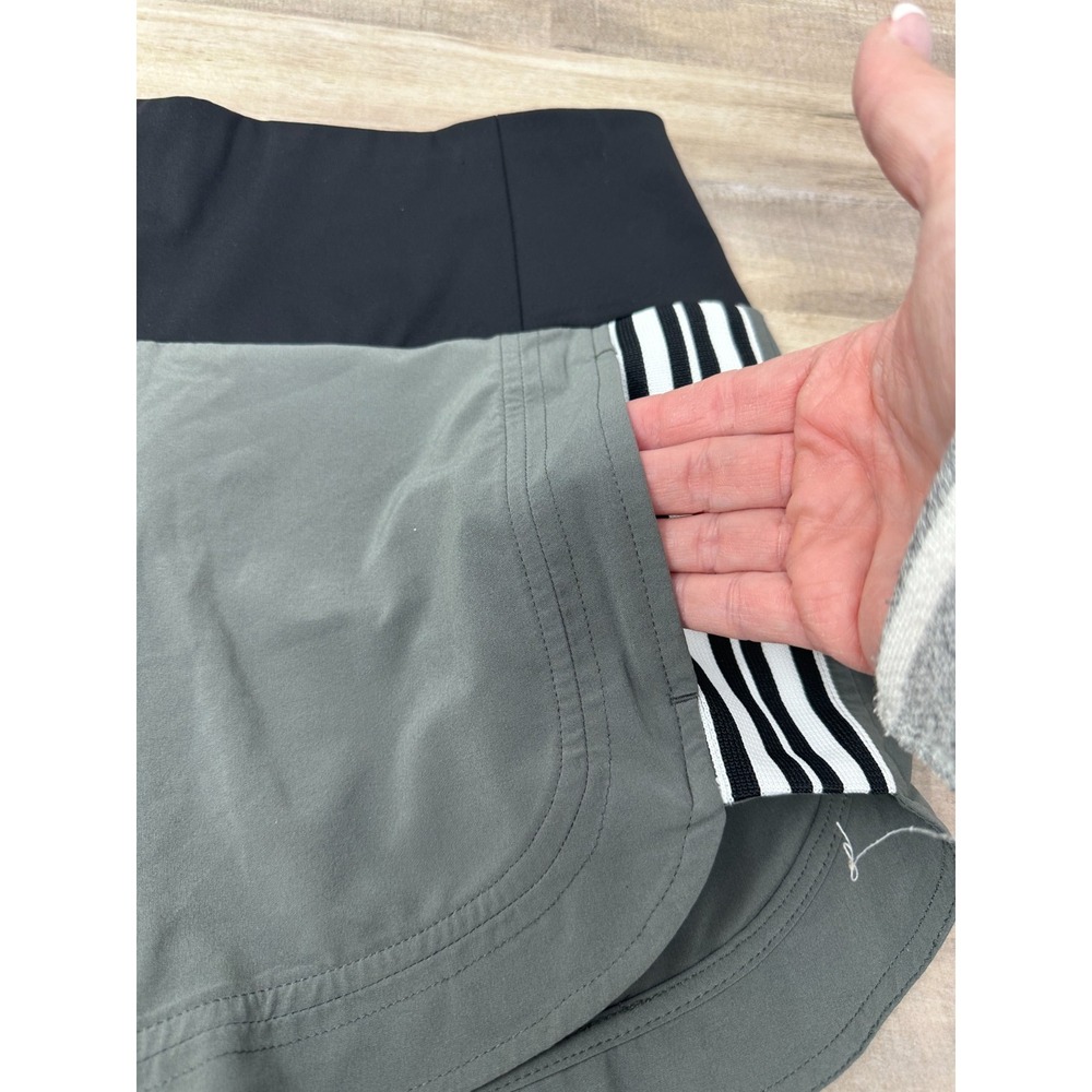 Athleta Women's Size 2 Green/Black‎ Striped Ascender Running Shorts 4" inseam - Picture 3 of 9